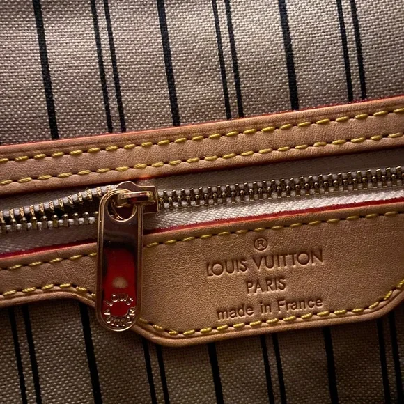 Louis Vuitton Brown Monogram Crossbody Bag - Picture 6 of 9